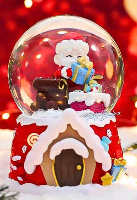 Tcx Mega Boy 2027 Yılbaşı Noel Baba Temalı Kar Püskürtmeli Işıklı Müzikli  Kar Küresi 16 Cm- 18b